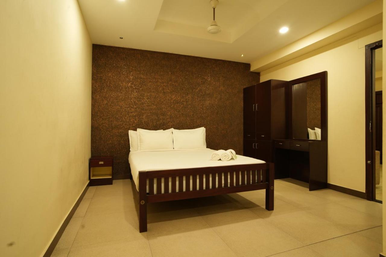 K V Suites Kochi Екстериор снимка