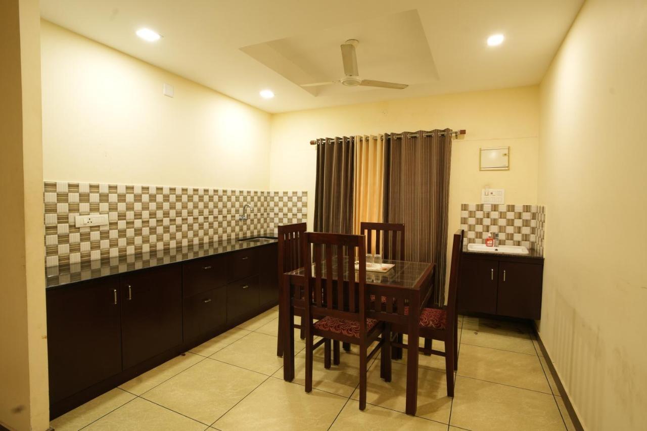 K V Suites Kochi Екстериор снимка