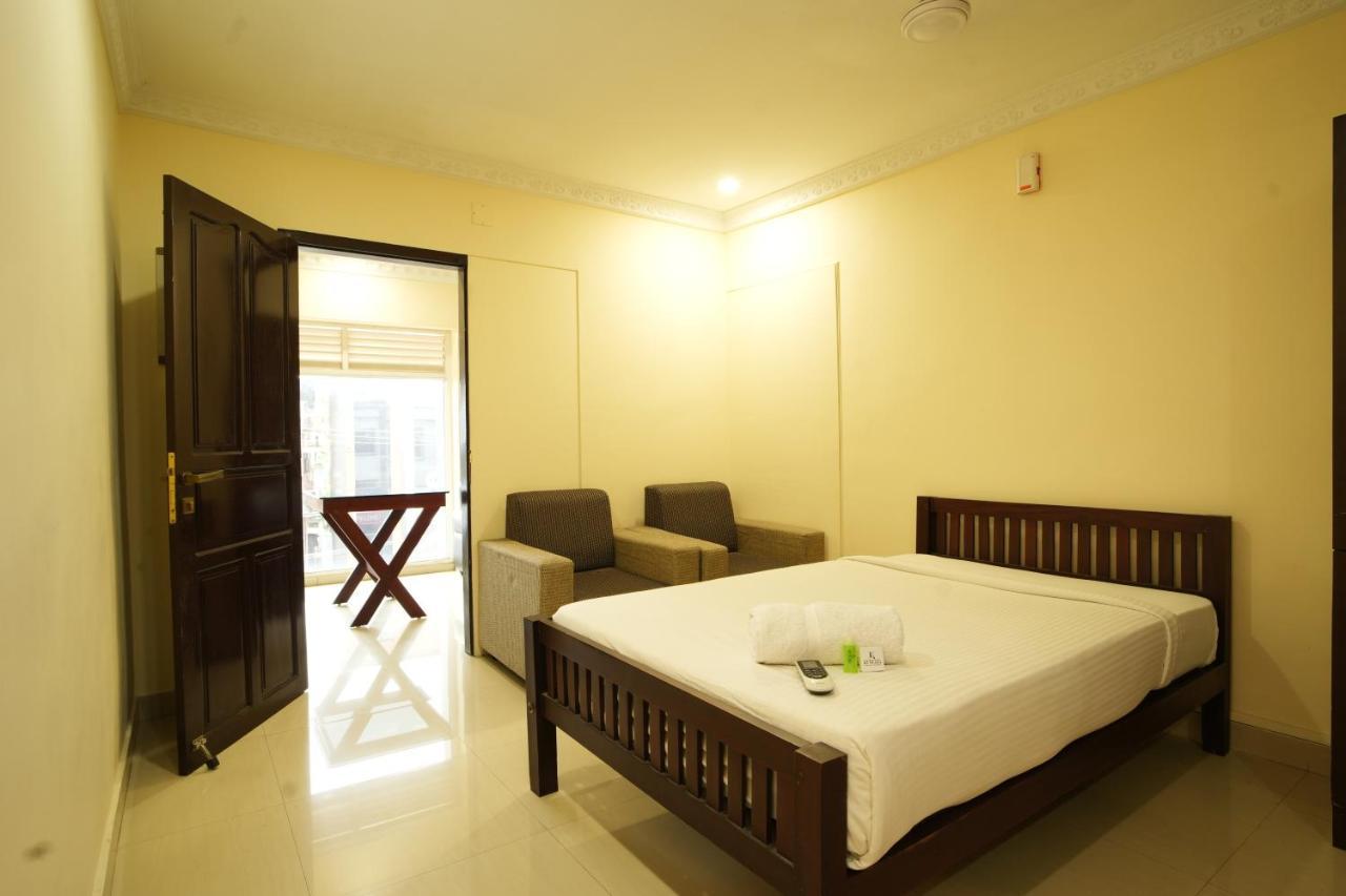 K V Suites Kochi Екстериор снимка