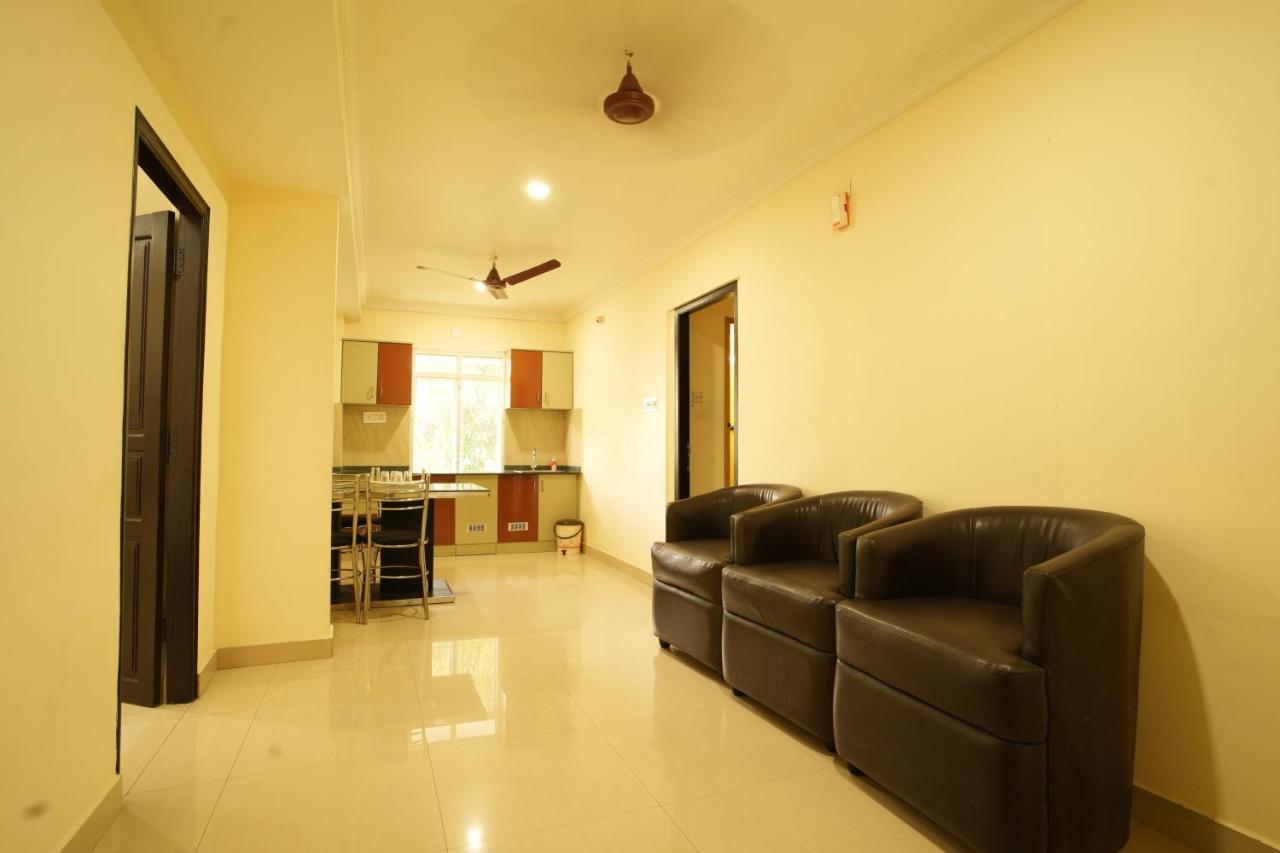 K V Suites Kochi Екстериор снимка