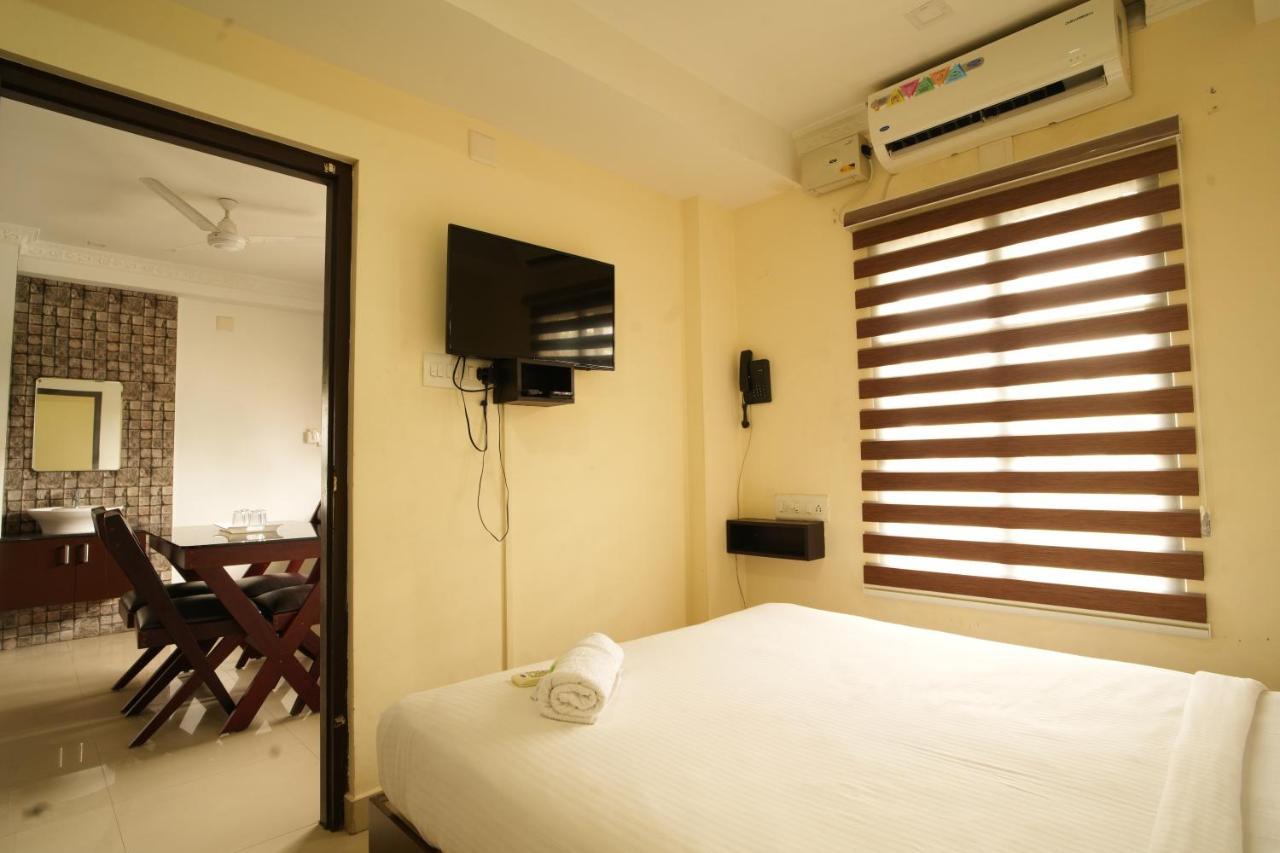 K V Suites Kochi Екстериор снимка