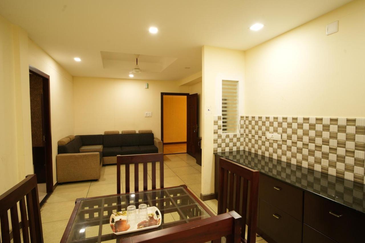 K V Suites Kochi Екстериор снимка
