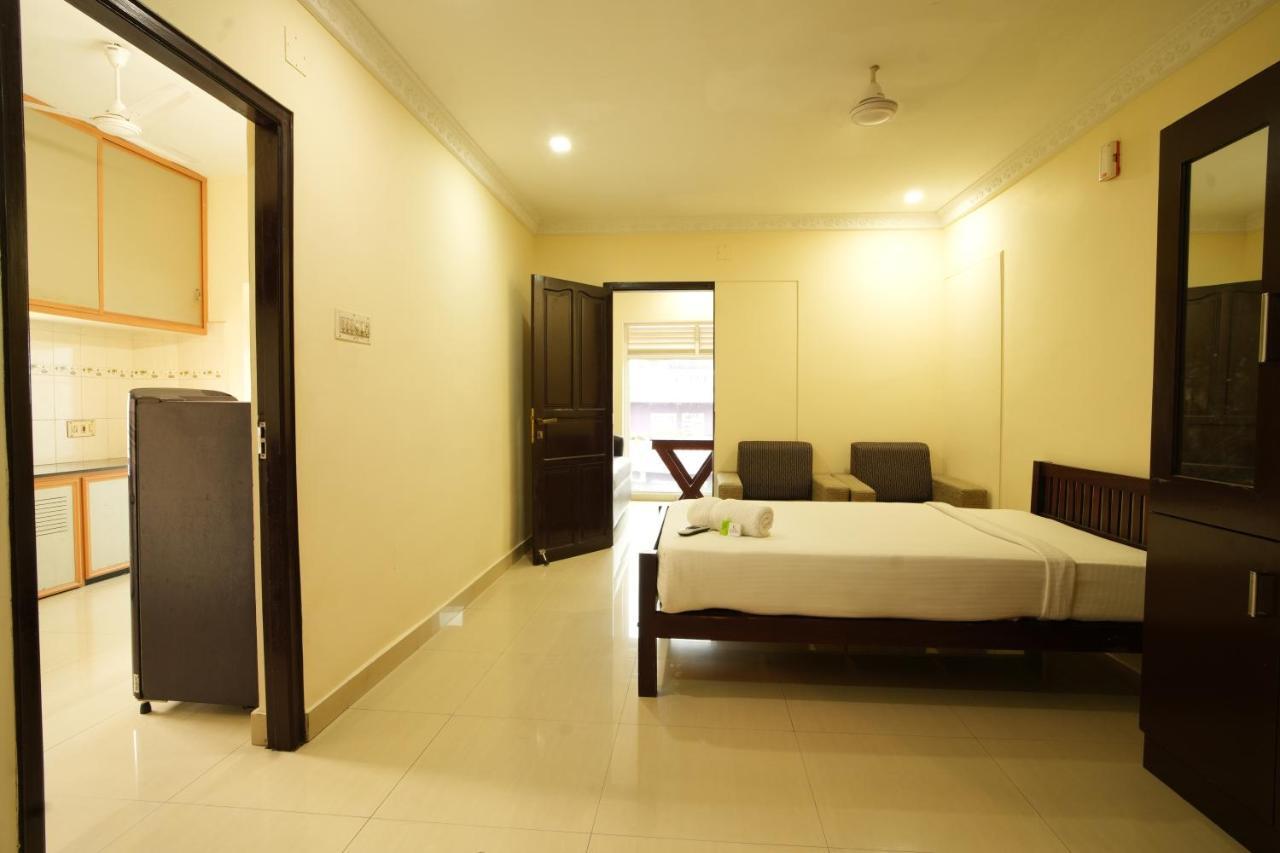 K V Suites Kochi Екстериор снимка