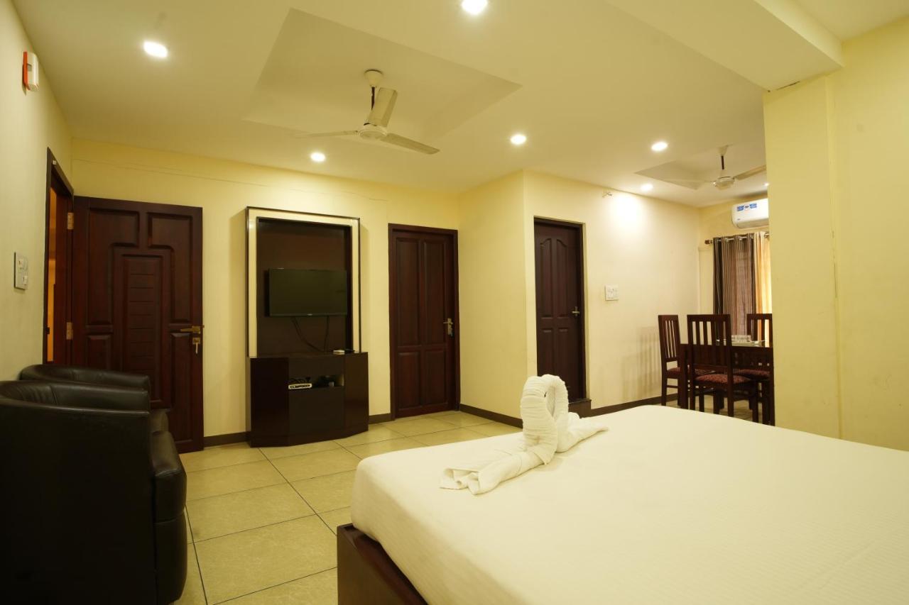 K V Suites Kochi Екстериор снимка
