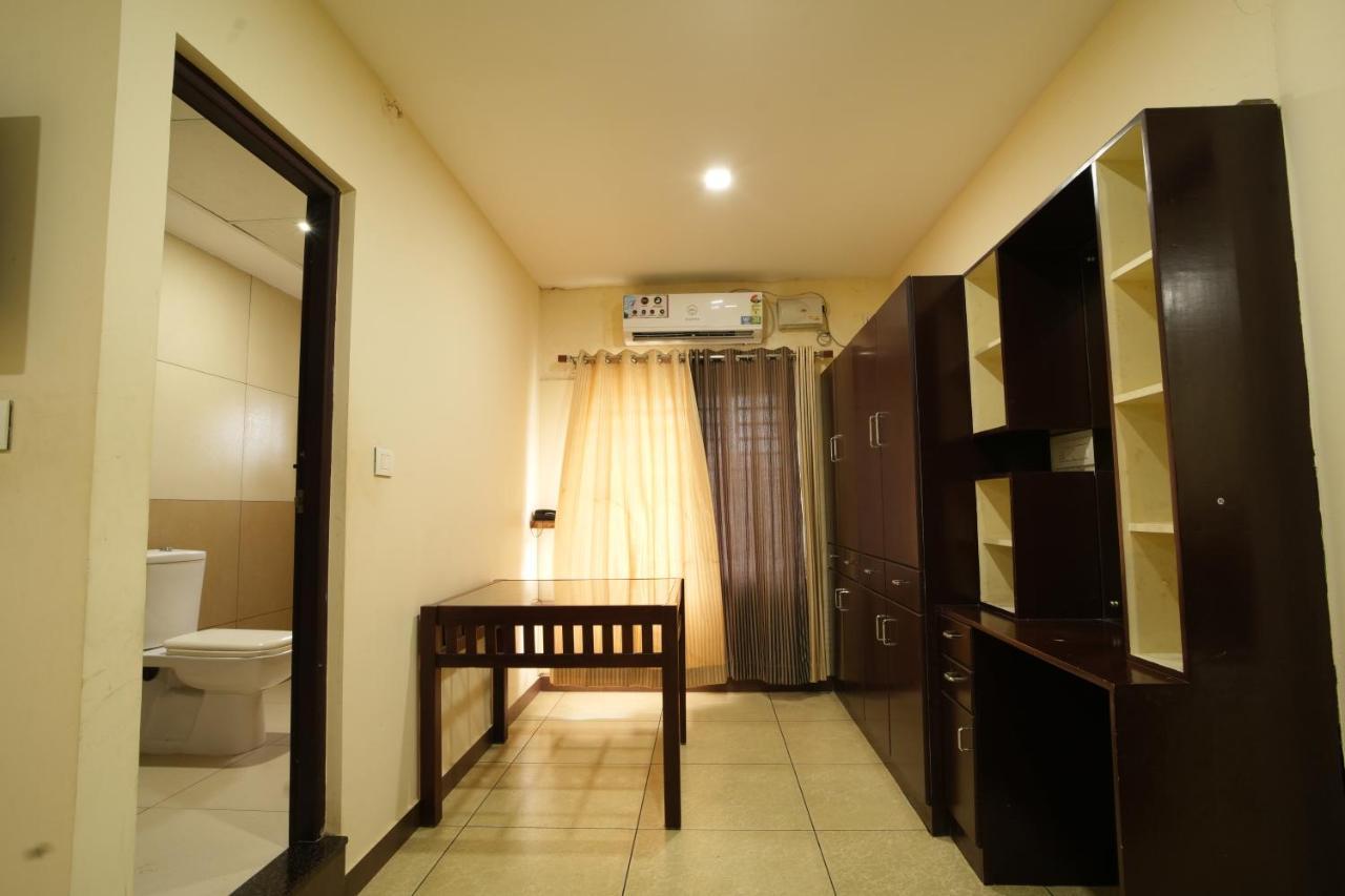 K V Suites Kochi Екстериор снимка