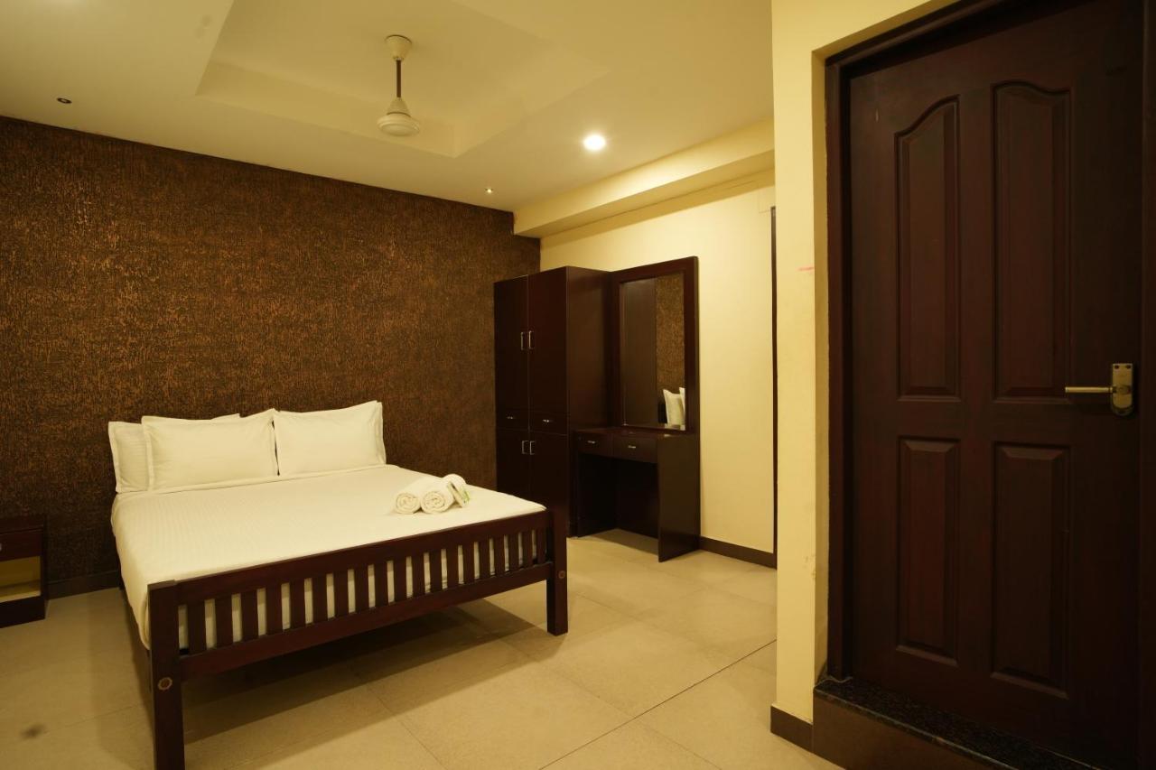 K V Suites Kochi Екстериор снимка