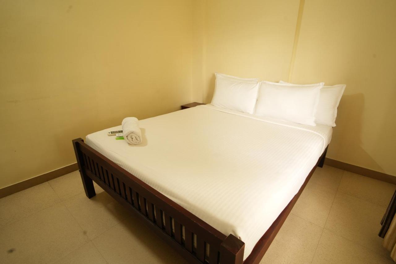K V Suites Kochi Екстериор снимка