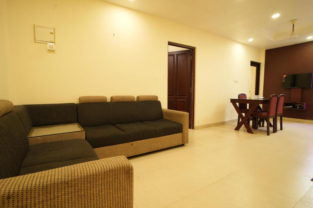 K V Suites Kochi Екстериор снимка
