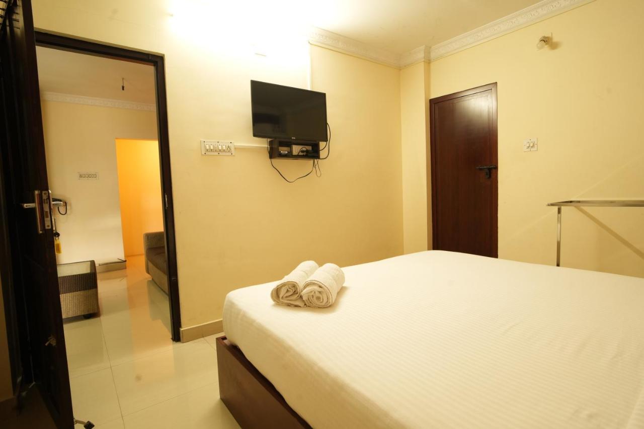 K V Suites Kochi Екстериор снимка