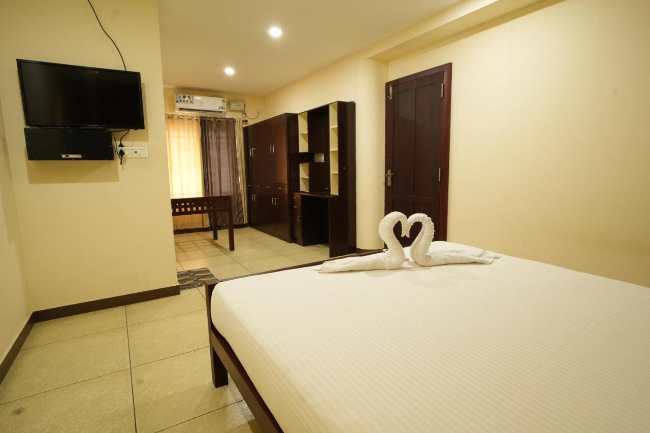K V Suites Kochi Екстериор снимка