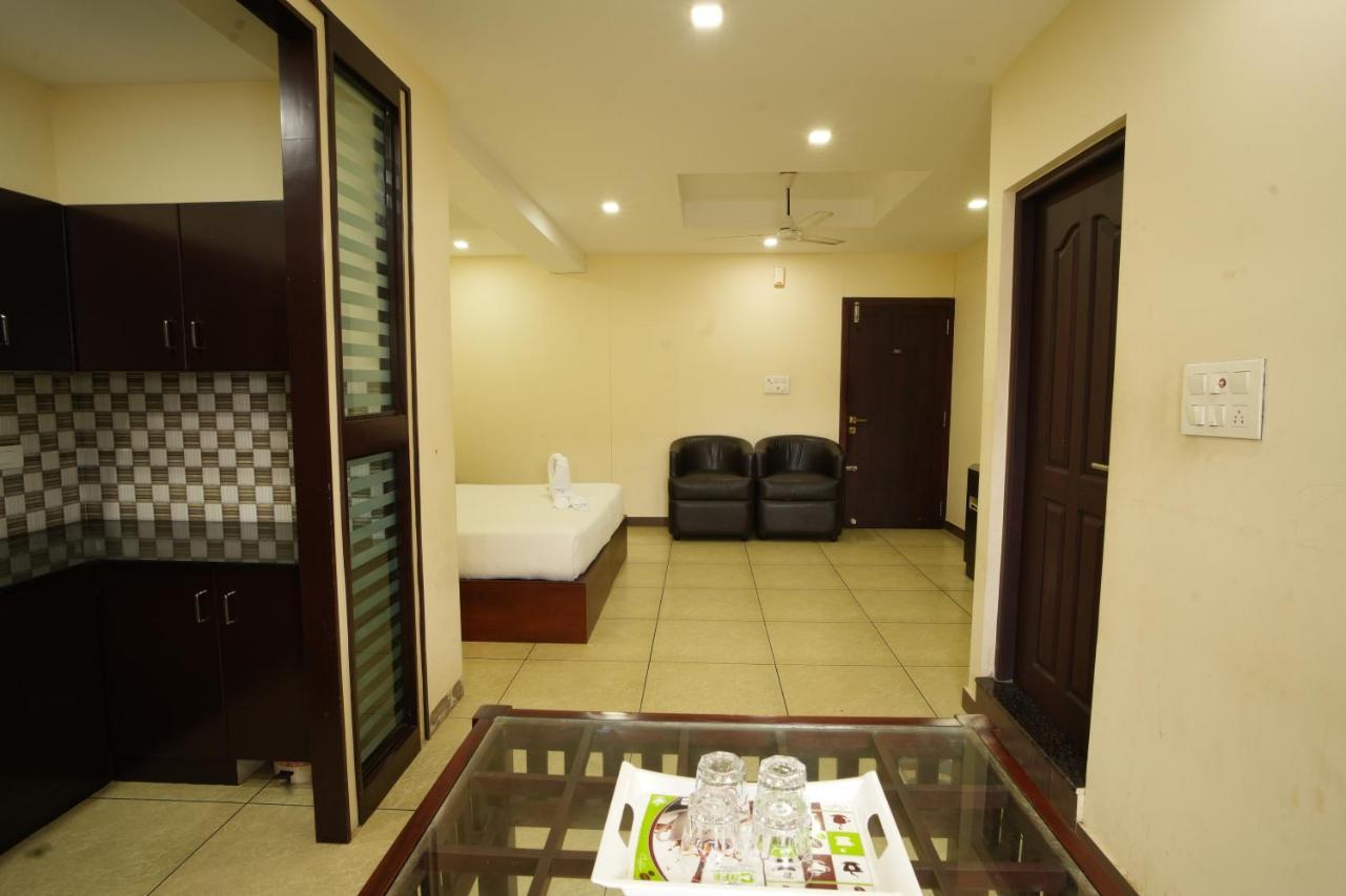 K V Suites Kochi Екстериор снимка