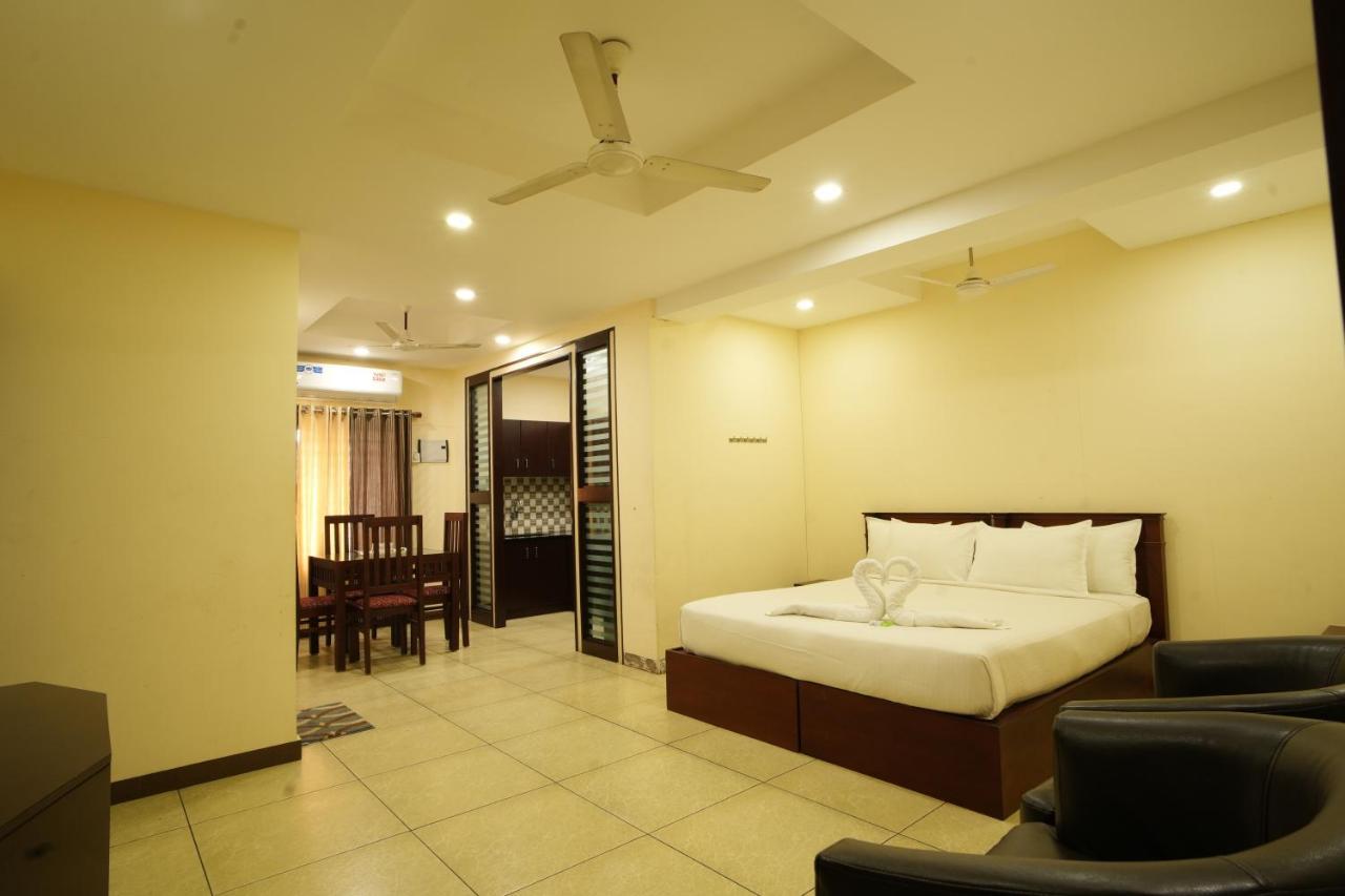 K V Suites Kochi Екстериор снимка