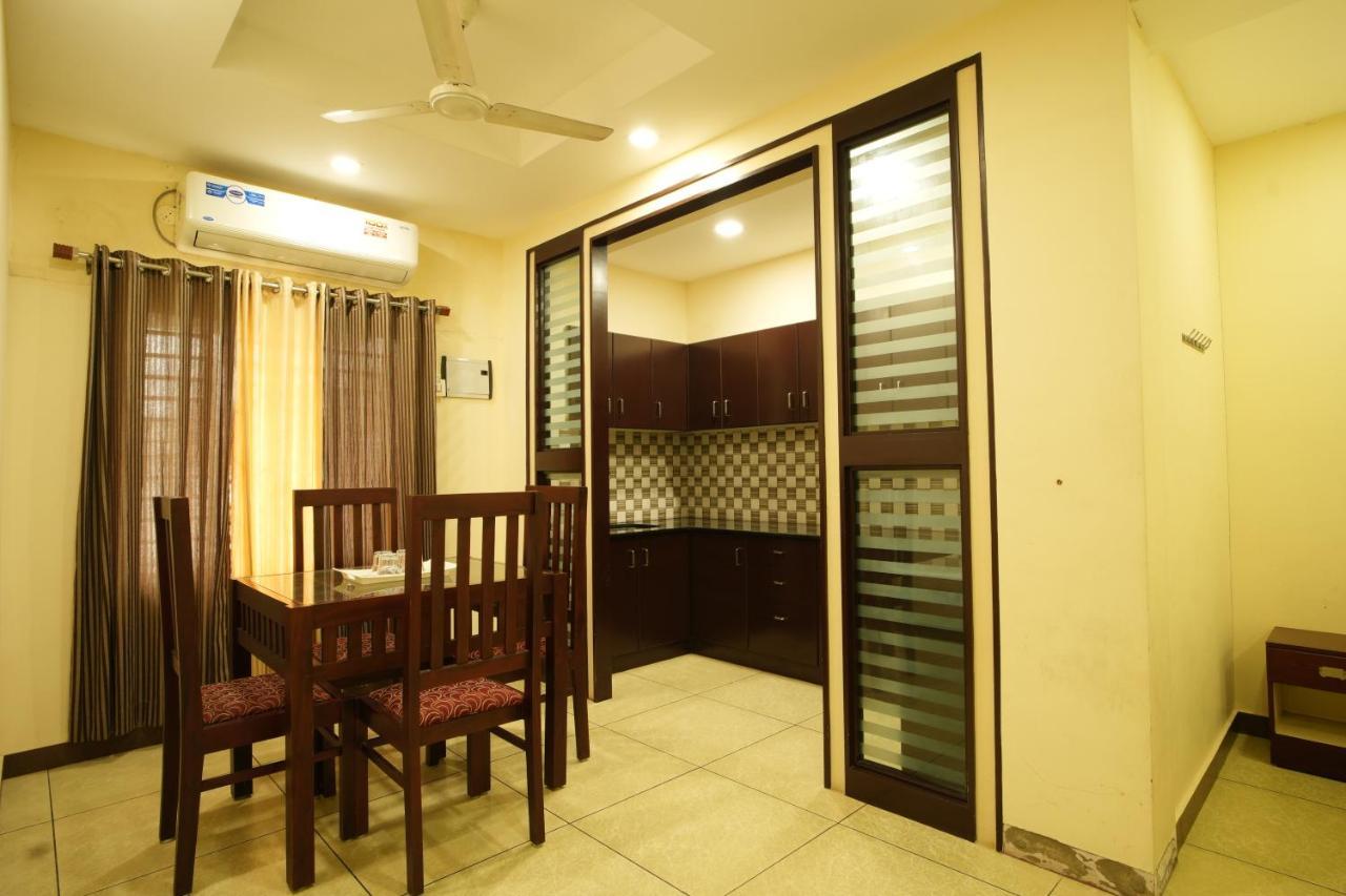 K V Suites Kochi Екстериор снимка