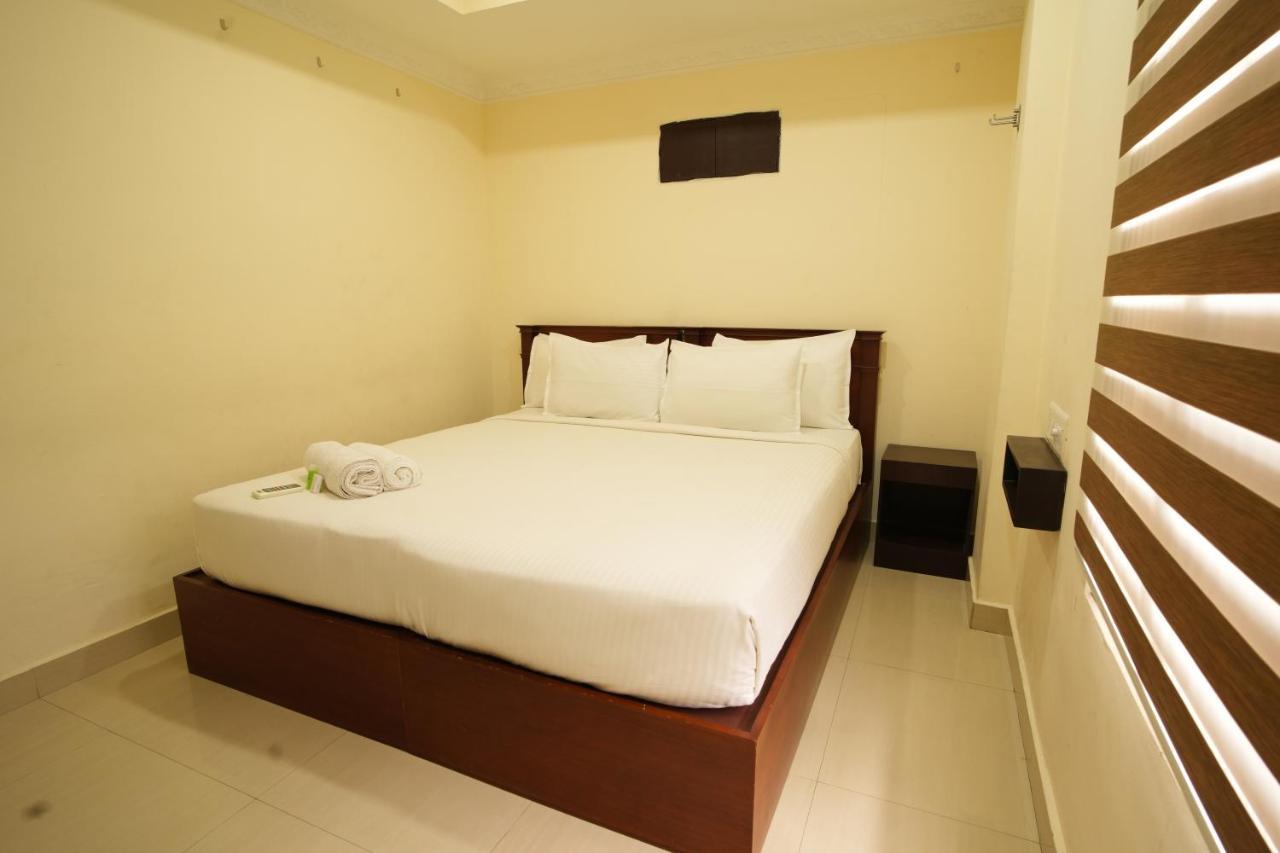 K V Suites Kochi Екстериор снимка