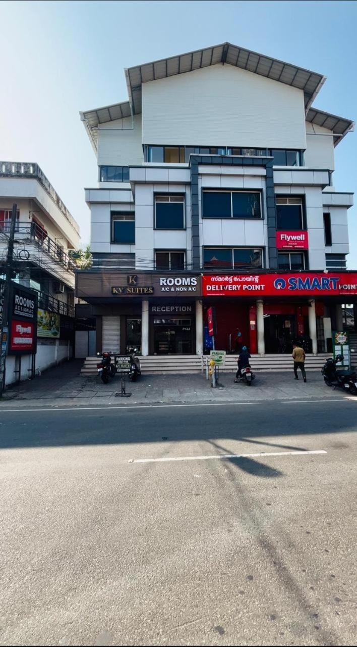 K V Suites Kochi Екстериор снимка